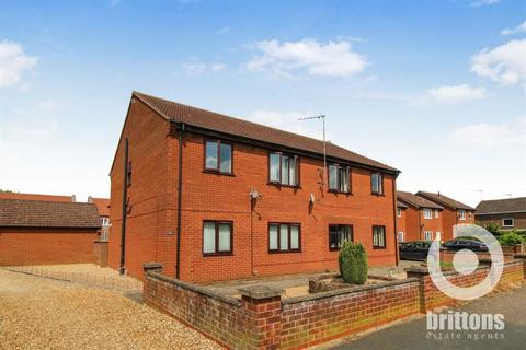90 Suffield Way, King's Lynn... 2 bed flat for sale