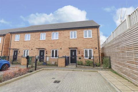 Ontario Road, Farnborough GU14 2 bed end of terrace house for sale