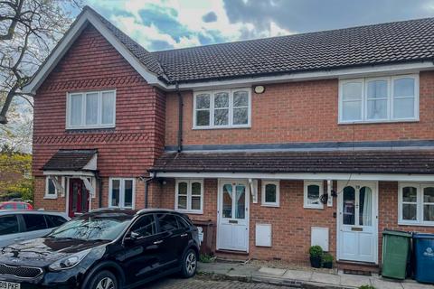 Oakcroft Close, Pinner HA5 2 bed terraced house for sale