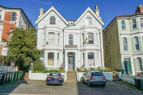 Baldslow Road, Hastings 3 bed flat for sale