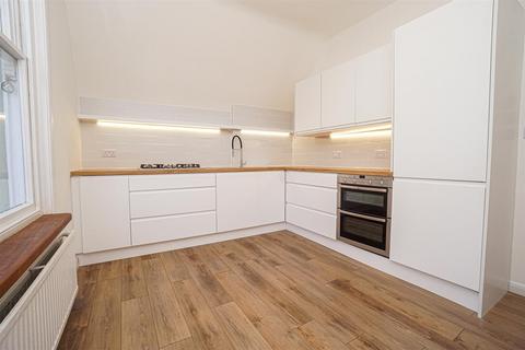 Baldslow Road, Hastings 3 bed flat for sale