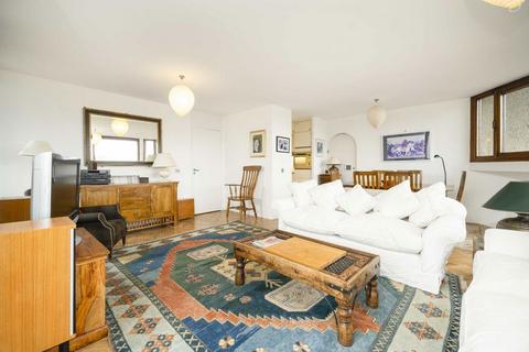 Shakespeare Tower, London EC2Y 3 bed flat for sale