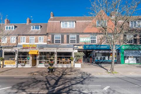 Uxbridge Road, Hatch End, Pinner, HA5 2 bed flat for sale