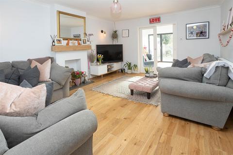 The Lea, Kibworth Beauchamp LE8 5 bed link detached house for sale