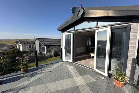WHITE HORSE PARK HOMES, OSMINGTON... 2 bed bungalow for sale