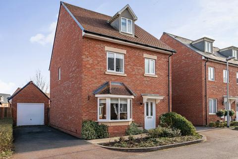 Cuckoo Lane, Bracknell, Berkshire 4 bed detached house for sale