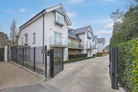 Highbeam House, Woodford Green IG8 2 bed duplex for sale