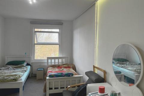 The Vale, London 1 bed flat for sale