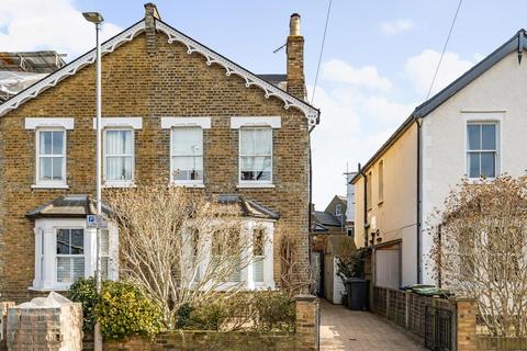 Canbury Avenue, Kingston Upon Thames KT2 5 bed semi