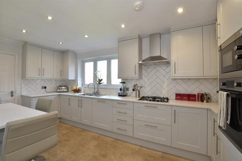 Ramsden View Road, Wickford, Essex 4 bed detached bungalow for sale