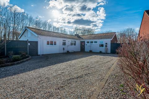 Worcester WR2 4 bed detached bungalow for sale