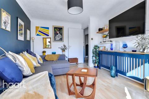 Chiswick Close, Croydon 1 bed flat for sale