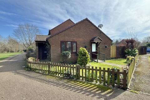 Course Park Crescent, Titchfield Common 2 bed bungalow for sale