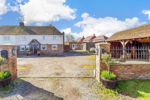 Claygate Road, Yalding, Maidstone, Kent 4 bed semi