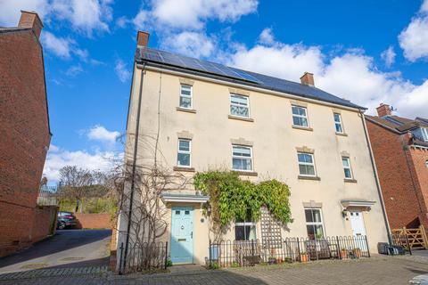 Home Orchard, Ebley, Stroud 5 bed semi