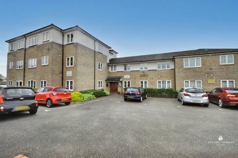Hart Road, Benfleet 2 bed apartment for sale