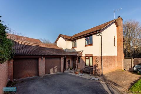 Killams Crescent, Taunton 4 bed detached house for sale