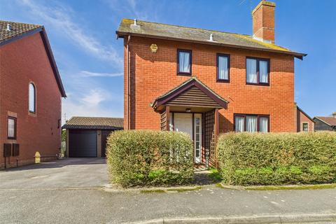 Yew Tree Close, Bramley, Tadley... 3 bed detached house for sale