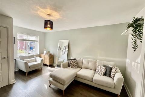 Brick Kiln Drive, Hasland... 3 bed semi