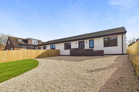 Vineyard Road, Newport TF10 3 bed semi