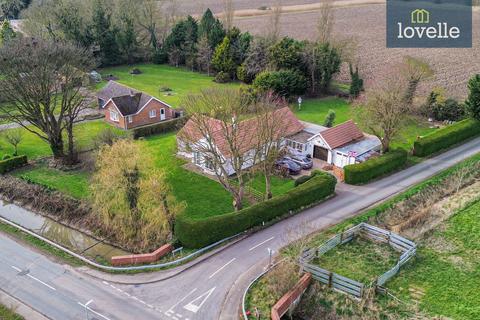 Main Road, Saltfleetby LN11 3 bed detached bungalow for sale