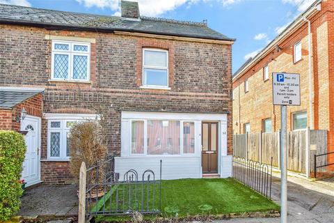 Priory Road, Tonbridge, Kent 2 bed end of terrace house for sale