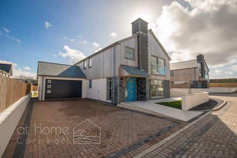 Truro TR4 4 bed detached house for sale