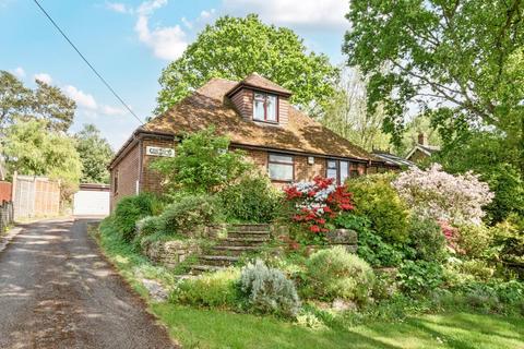 Beechwood Close, Chandler's Ford 3 bed chalet for sale