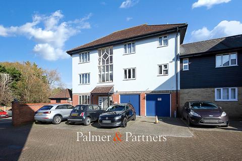 Nicholsons Grove, Colchester, Essex, CO1 1 bed apartment for sale