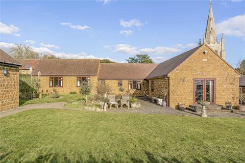 Kitchen Gardens, Great Cransley... 4 bed bungalow for sale