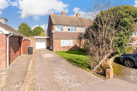 Birtrick Drive, Meopham, Kent 4 bed semi