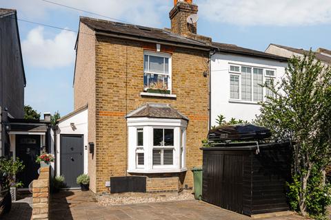 Avern Road, West Molesey, KT8 3 bed semi