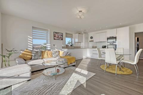 1a St. Clements Avenue, Romford RM3 2 bed apartment for sale