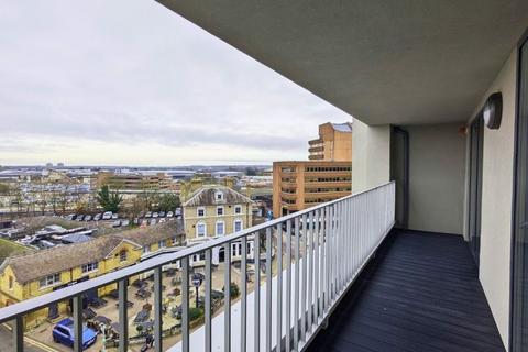 24 Junction Court, Watford 3 bed apartment for sale
