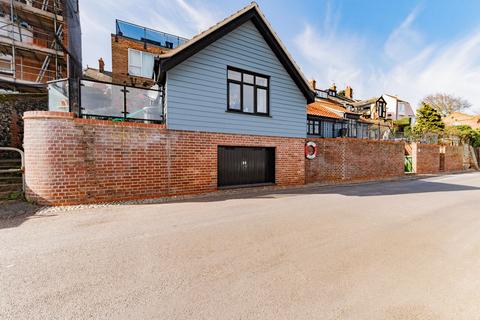 Riverside Road, Gorleston 3 bed detached bungalow for sale