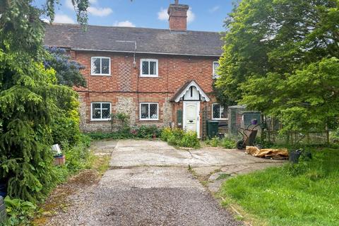 The Street, Kennington, Ashford 3 bed semi