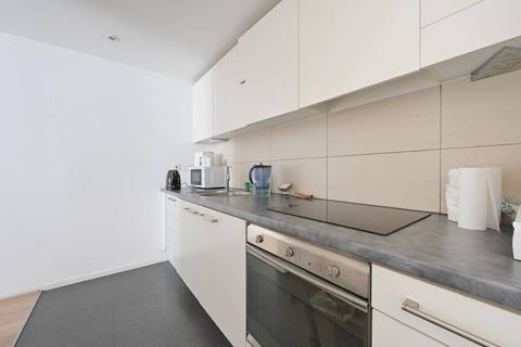 Corona Building, Canary Wharf... 2 bed flat for sale
