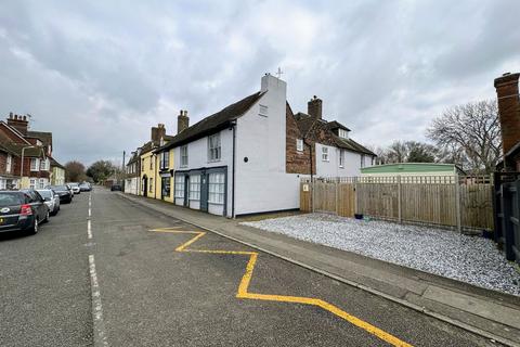 High Street, Romney Marsh TN29 5 bed end of terrace house for sale