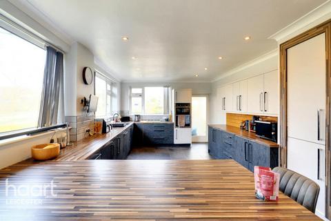 Keyham Close, Leicester 3 bed detached house for sale