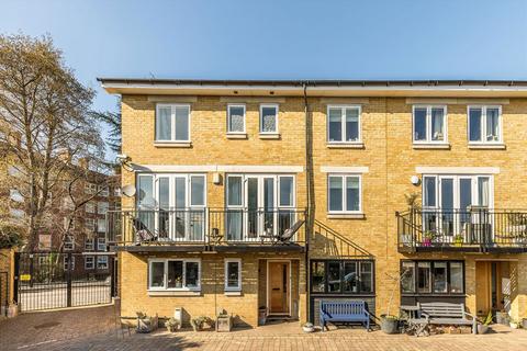 Thomas More Street, London E1W 4 bed end of terrace house for sale