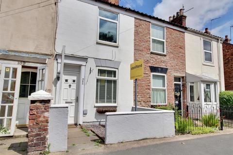 Grovehill Road, Beverley 2 bed terraced house for sale