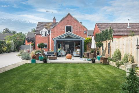 Fakenham 5 bed detached house for sale