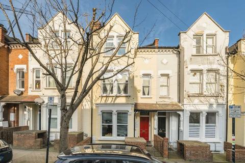 Eckstein Road, London SW11 3 bed flat for sale