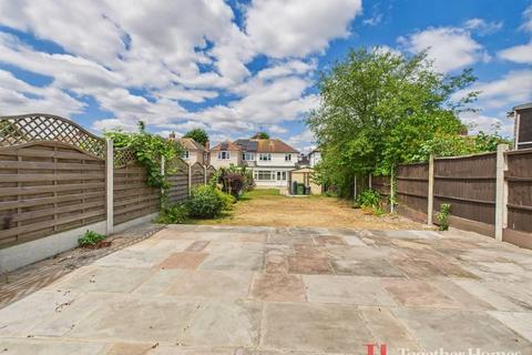 Fernbank Avenue, Hornchurch 3 bed house for sale
