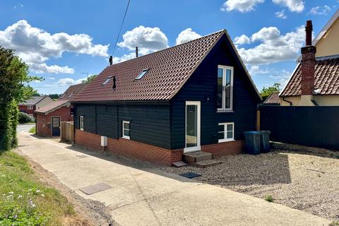 Yew Tree Villa, Willoughby Close, Parham 2 bed detached house for sale