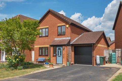 Bicester,  Oxfordshire,  OX26 4 bed detached house for sale