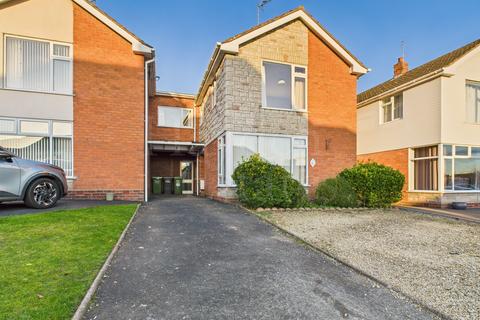 3 bedroom link detached house for sale