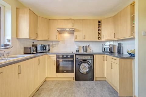 Havenside, Little Wakering, Essex, SS3 2 bed terraced house for sale