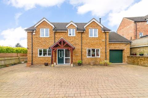 Ivy Lane, Mollington 4 bed detached house for sale