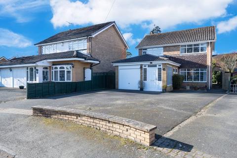 Broadfield Close, Kingswinford 3 bed detached house for sale